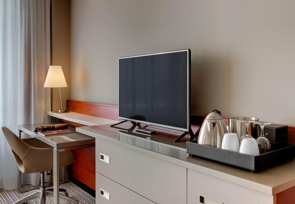Hotel Courtyard By Marriott Zurich North Exterior foto