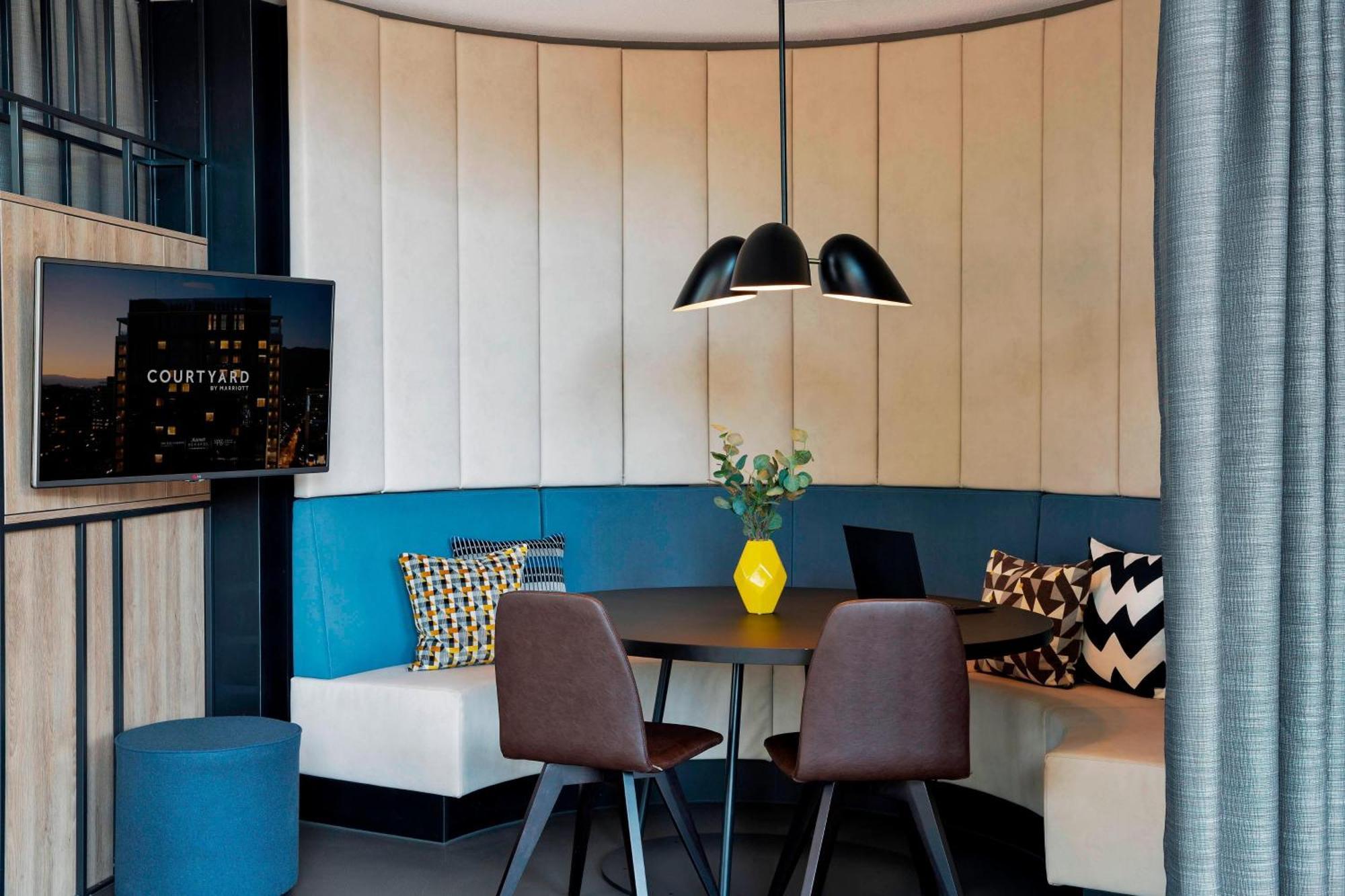 Hotel Courtyard By Marriott Zurich North Exterior foto