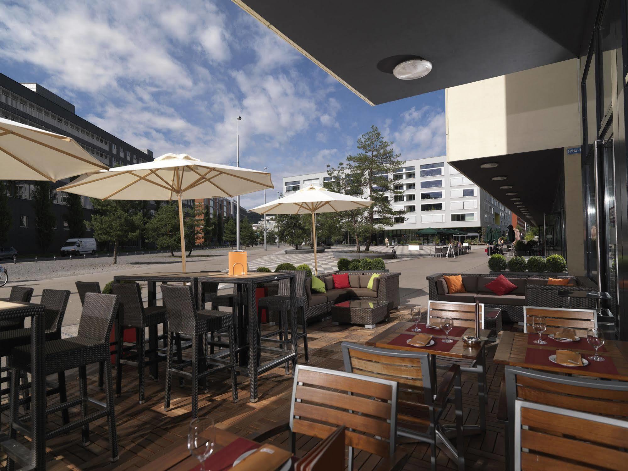 Hotel Courtyard By Marriott Zurich North Exterior foto