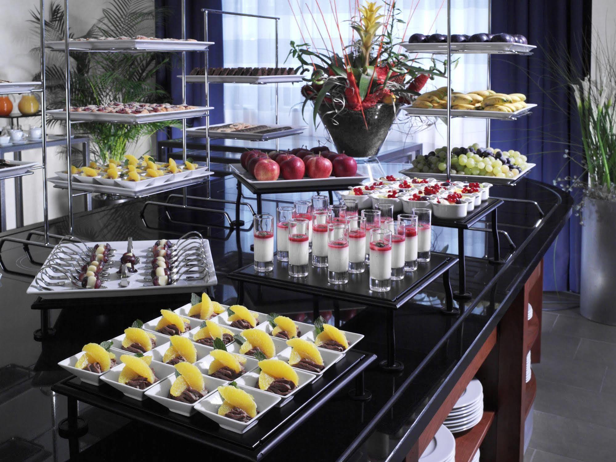 Hotel Courtyard By Marriott Zurich North Restaurante foto